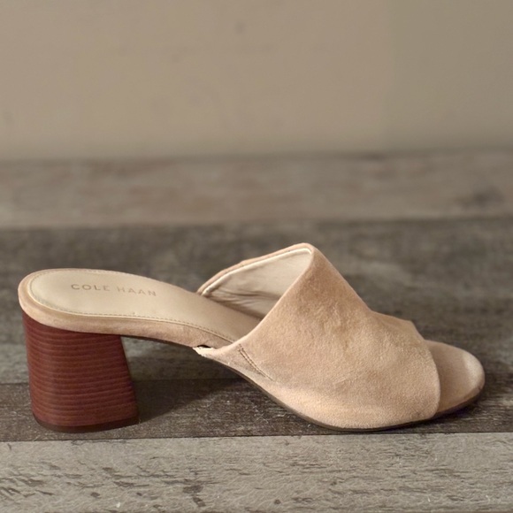 COLE HAAN DANIA BEIGE SUEDE OPEN TOE MULE SIZE 7 - Picture 6 of 7